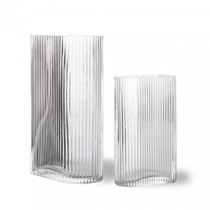 CLEAR RIBBED VASES SET OF 2